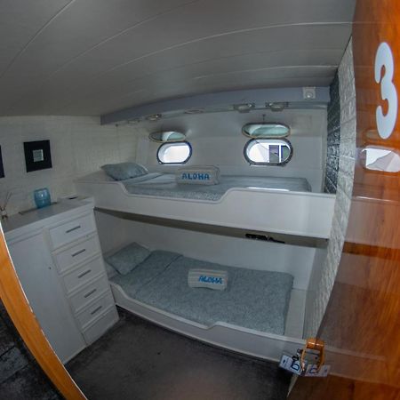 Boat Aloha Hotel ซานต์อาเตรียเดเบซอซ ภายนอก รูปภาพ