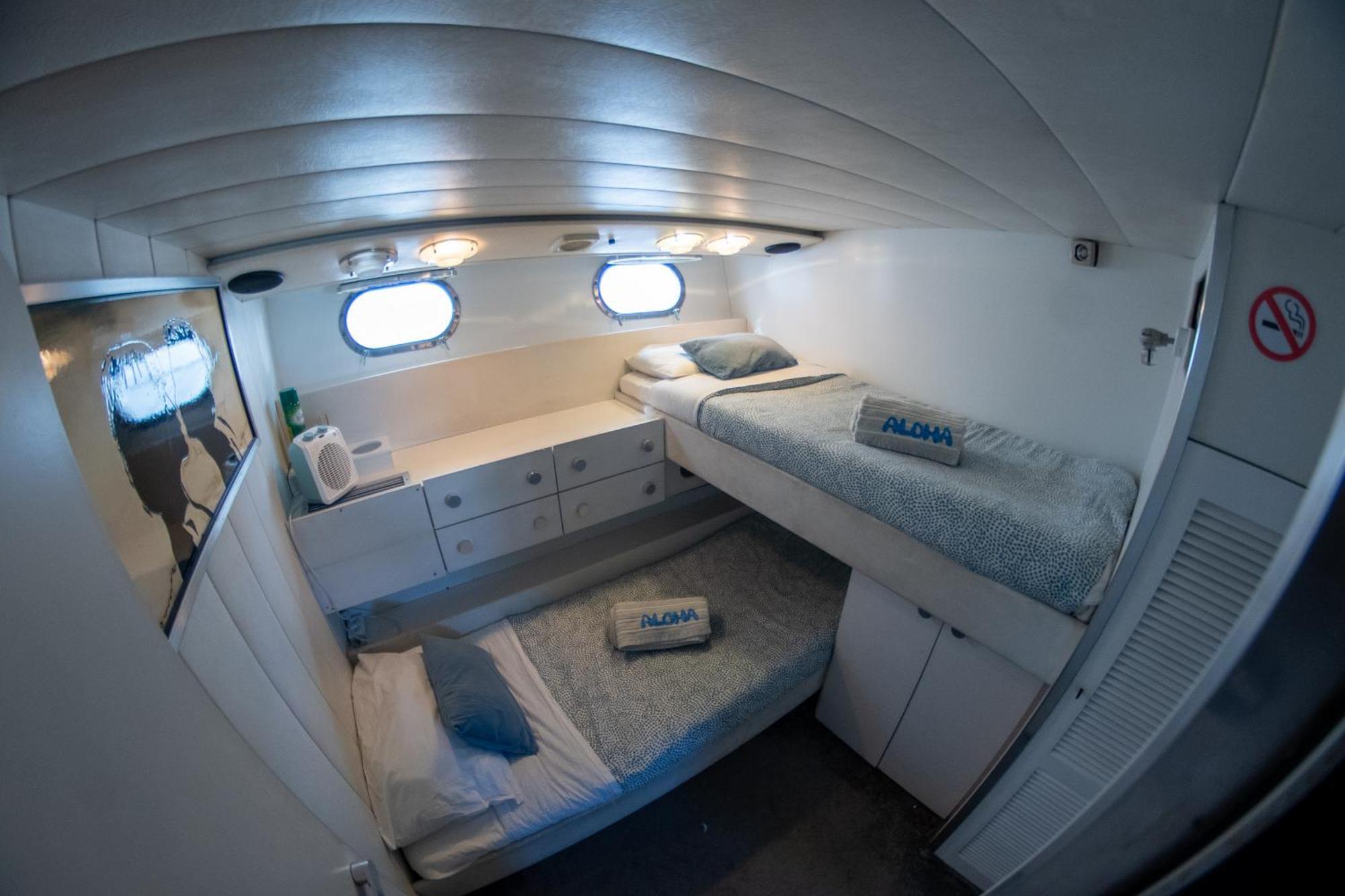 Boat Aloha Hotel ซานต์อาเตรียเดเบซอซ ภายนอก รูปภาพ
