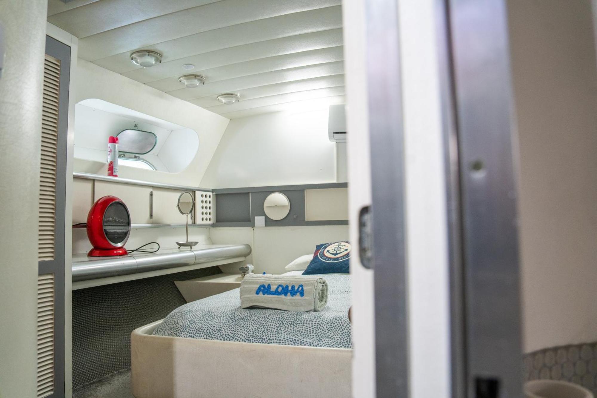Boat Aloha Hotel ซานต์อาเตรียเดเบซอซ ภายนอก รูปภาพ