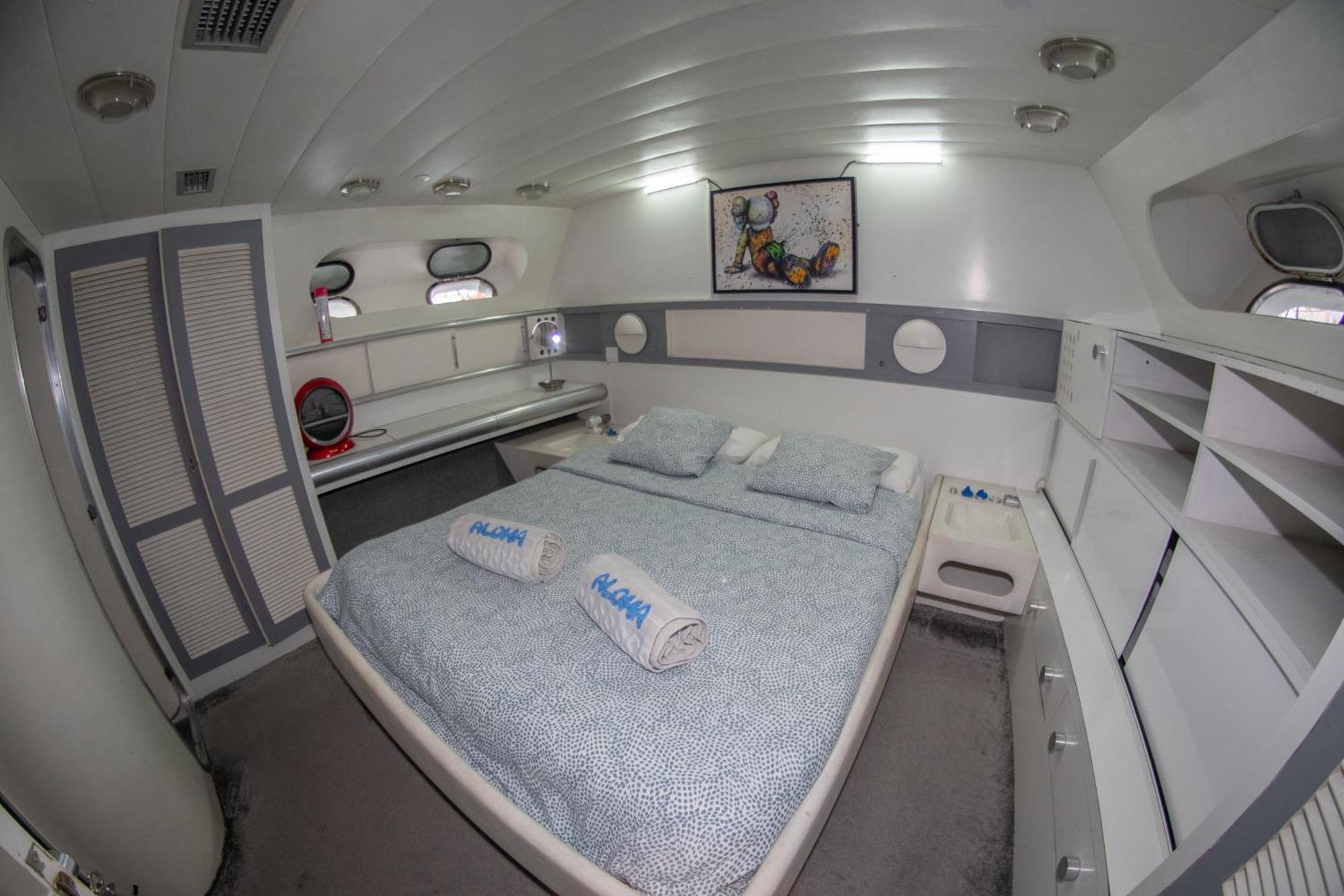 Boat Aloha Hotel ซานต์อาเตรียเดเบซอซ ภายนอก รูปภาพ