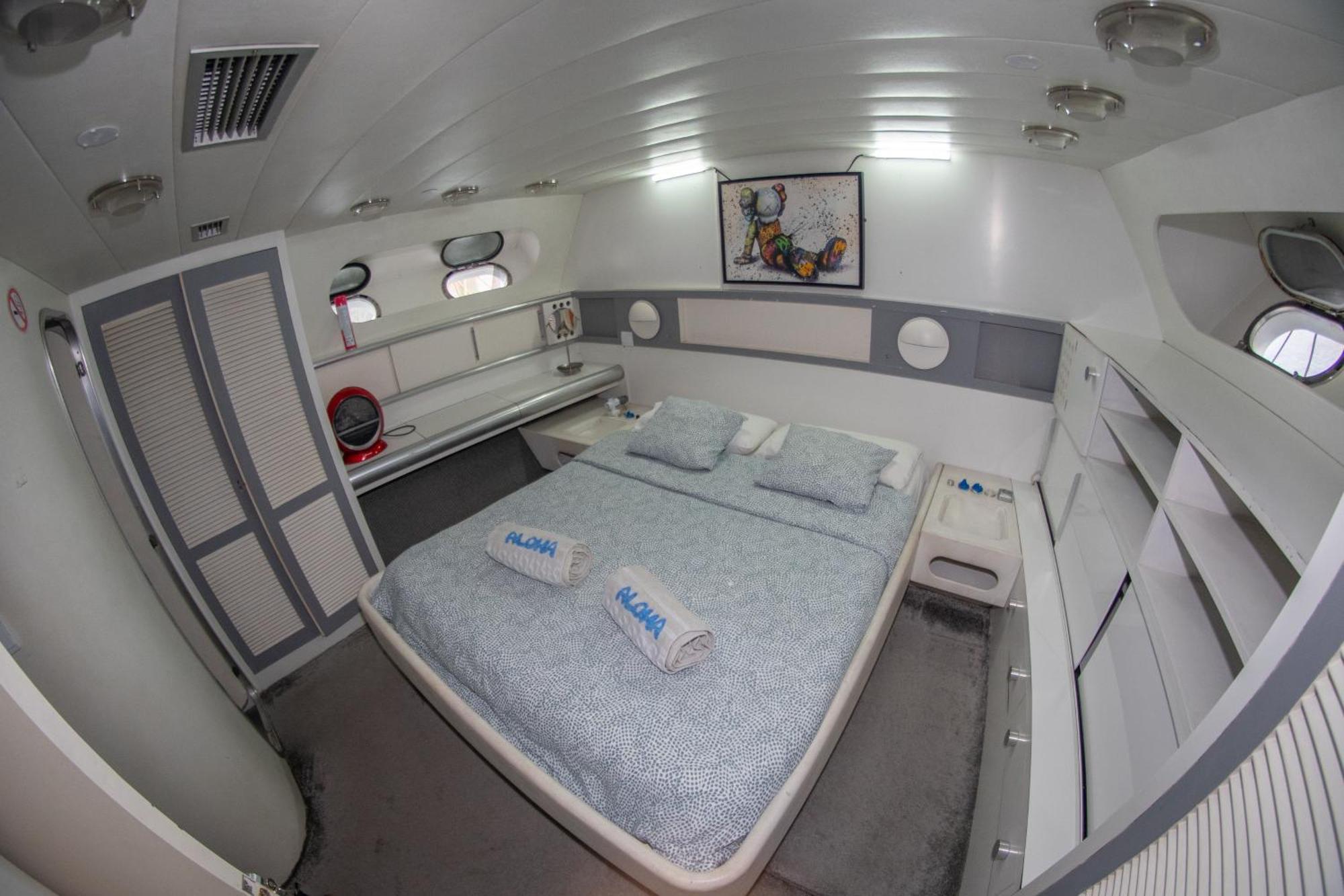 Boat Aloha Hotel ซานต์อาเตรียเดเบซอซ ภายนอก รูปภาพ